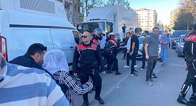 Diyarbakır'da izinsiz yürümek isteyen DEM'lilere polis müdahalesi