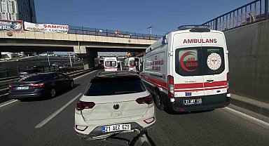 Diyarbakır'da minibüs ile otomobil çarpıştı: 7 yaralı