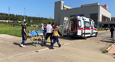 Diyarbakır'da parmağı kopan genç ambulans helikopter ile hastaneye sevk edildi