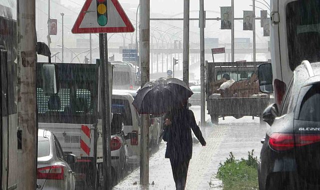 Diyarbakır'da sağanak yağış