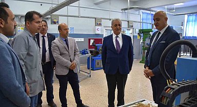DOSTEK'i öğrencilerle buluşan Daire Başkanı Alpay; "Mesleğinize ve kazanımlarınıza sahip çıkın"