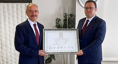 Dündar, mazbatasını aldı