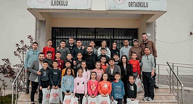 Duyarlı kuaför yetiştirme yurdunun ardından 23 Nisan çocuklarını sevindirdi