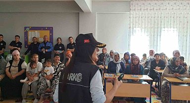 Düzce'de kadınlara narkotik eğitimi