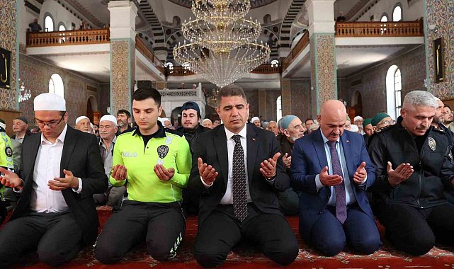 Düzce'de şehitler için mevlit okutuldu