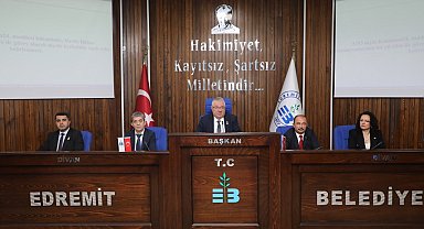 Edremit Belediyesi'nde yeni dönemin ilk meclis toplantısı