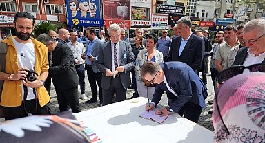 Edremit'te Otizmin Farkındayız, Çözümde Bir Aradayız Resim Sergisi