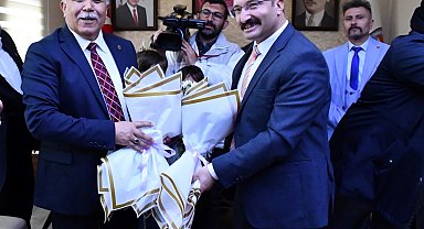 Emet Belediye Başkanı Mustafa Koca, görevi Hüseyin Doğan'dan devraldı