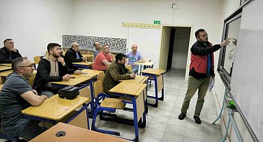 Emet'te üreticilere meyve ağaçlarında aşılama ve budama kursu