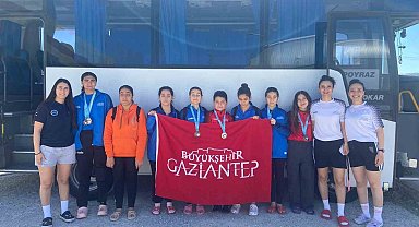 Engelli Sporcular Yüzme Şampiyonasında performanslarıyla göz doldurdu