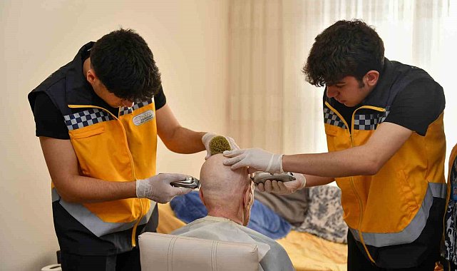 Engelli ve yaşlıların bayram tıraşı belediyeden