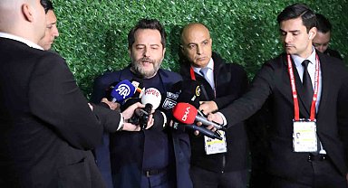 Erden Timur: "Toplumun gerilmemesi için herkesin her şeyi görmesi lazım"