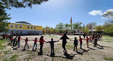 Erzurum'da çocuklar için kütüphane kurdular