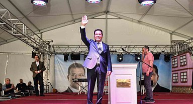 Esenyurtlularla buluşan Belediye Başkanı Prof. Dr. Ahmet Özer: "Esenyurt'u barış ve kardeşlik şehrine dönüştüreceğiz"