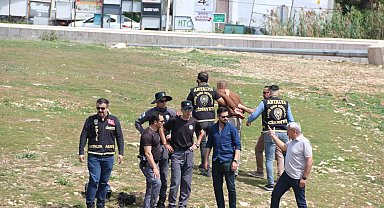Eski eşi hakkında dedikodu yaptığını iddia ettiği akrabasını sırtından vurarak öldürdü