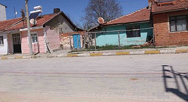 Eski eşinin kocası ile annesini pompalı tüfekle vurup kaçtı