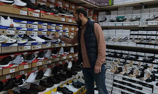 Eskişehir'de yazlık ayakkabılar raflarda yerini aldı