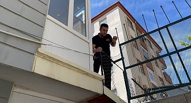 Evde uyuyakalan kadın tüm ekipleri seferber etti