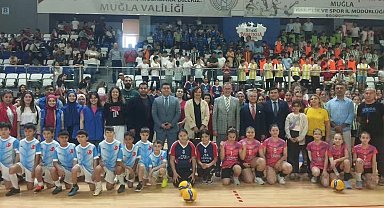 Fethiye'de spor şenliği renkli görüntülere sahne oldu