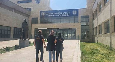 FETÖ'ye üye olmaktan hapis cezasıyla aranan kadını jandarma yakaladı