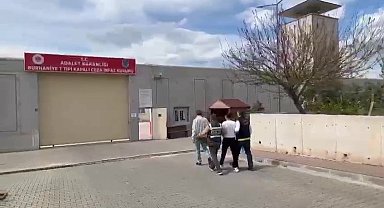 Firari hükümlüler polisten kaçamadı