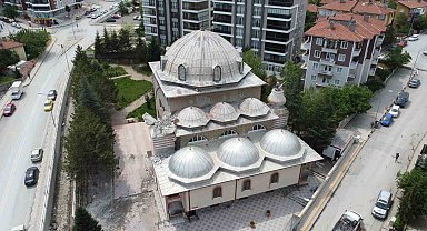 Fırtınada bir minaresi devrilen caminin diğer minaresinin kontrollü yıkımı tamamlandı