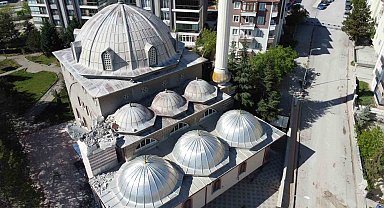 Fırtınada minaresi yıkılan cami havadan görüntülendi