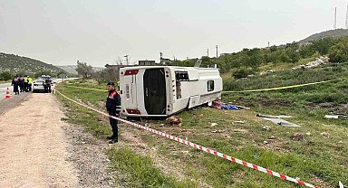 Gaziantep'te yolcu taşıyan midibüs devrildi: 1 ölü, 7 yaralı