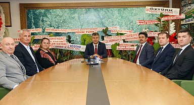 Gediz'de Başkan Akel'e hayırlı olsun ziyaretleri yoğun bir şekilde devam ediyor