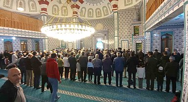 Gediz'de çocuklar için teravih şenliği