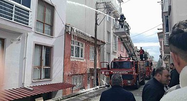 Gediz'de ev yangını