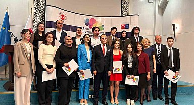 Genç Çevirmenler Yarışması'nın kazananları belli oldu