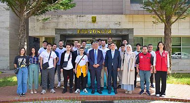 Gençlik Değişim Projesi Öğrencilerinden Rektör Kaçar'a ziyaret