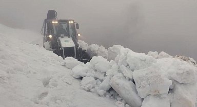 Giresun'da Nisan ayında kar mücadelesi