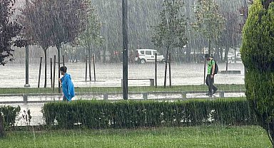 Gök gürültülü sağanak yağış uyarısı yapıldı