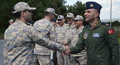 Gökyüzünün yılmaz bekçileri bayramlaştı