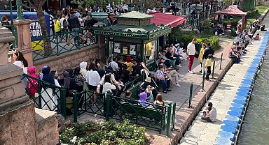 Gondola binmek isteyen vatandaşlar kuyruğuna sebep oldu