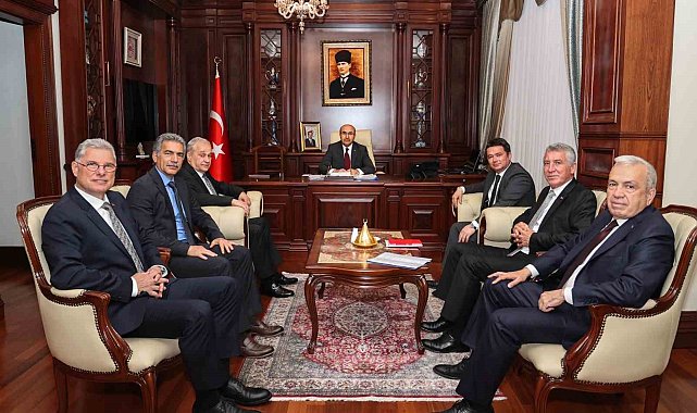 Göreve başlayan belediye başkanları, Vali Mahmut Demirtaş'ı ziyaret etti