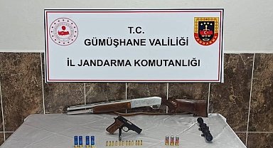 Gümüşhane'de kaçak silah operasyonunda 4 tabanca ve 1 av tüfeği ele geçirildi