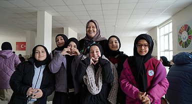 Hababam'ın Hafize anası yerini, öğrencilerin Romanyalı Leyloş ablasına bıraktı
