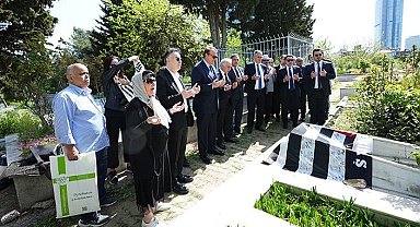 Hakkı Yeten kabri başında anıldı