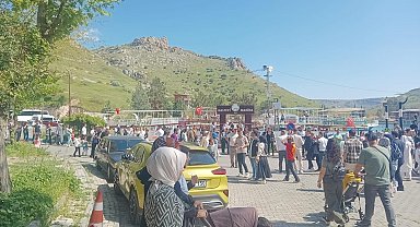 Halfeti ziyaretçi akınına uğradı