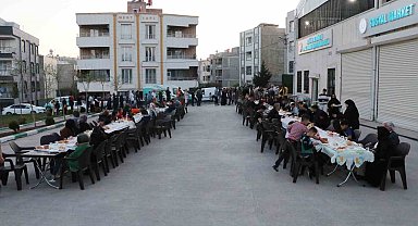 Haliliye'de vatandaşlar iftar sofrasında buluşuyor