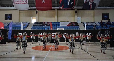Halk Oyunları Grup Müsabakaları renkli görüntülerle sona erdi