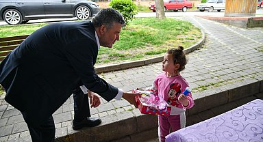 Hanımeli pazarında Başkan Mesut Akbıyık büyük ilgi