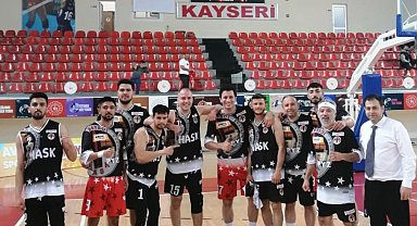 Hasketbol sahasında farklı kazandı