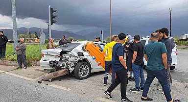 Hatay'da 3 aracın karıştığı kazada 7 kişi yaralandı