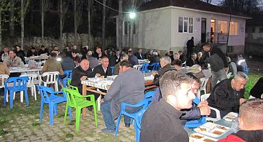 Hisarcık'ta 23 yaşındaki genç muhtardan köye iftar yemeği