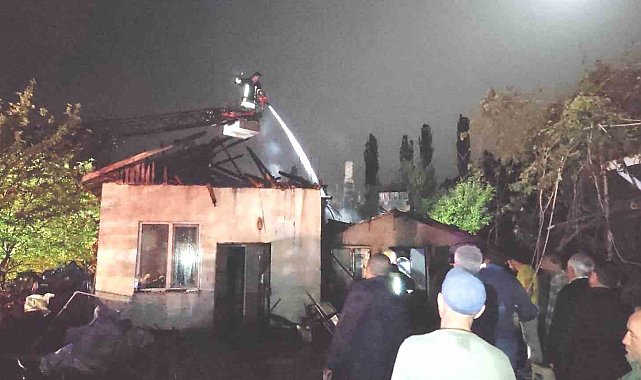 Hisarcık'ta ekmek fırınında çıkan yangın korkuttu