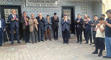 Hisarcık'ta umre kafilesi dualarla uğurlandı